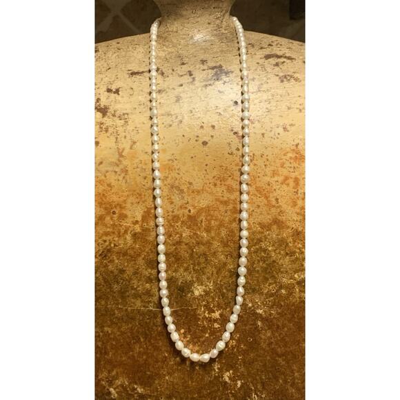 Strand of Ring Pearls with Vintage Gold Tone Clasp 25 Inches - Picture 2 of 5